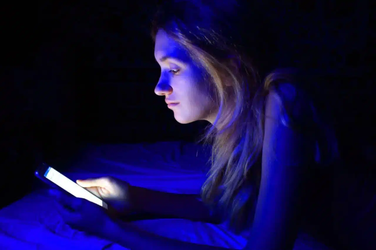 Blu light image with female